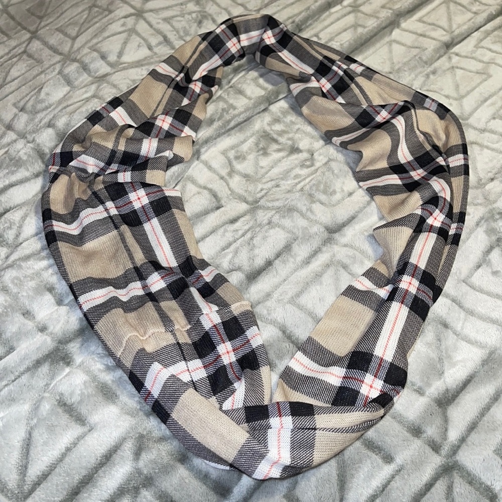 Circle Plaid Scarf